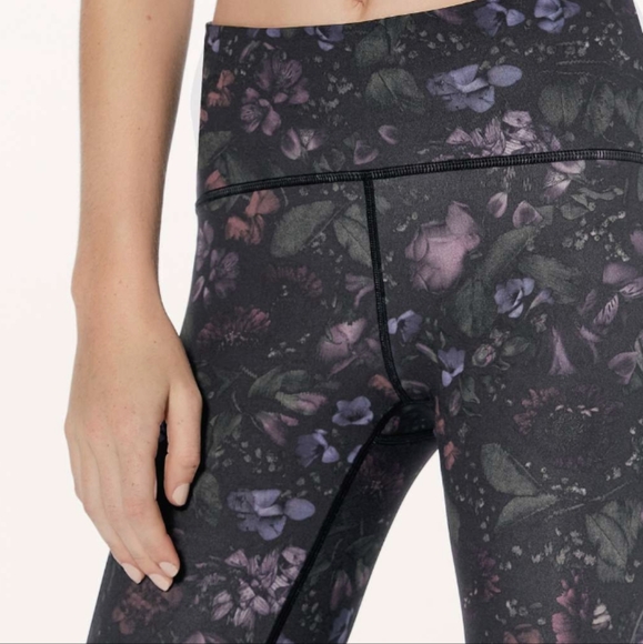 Lululemon Train Times Crop (17") Frozen Flourish Multi / Black - Picture 5 of 12